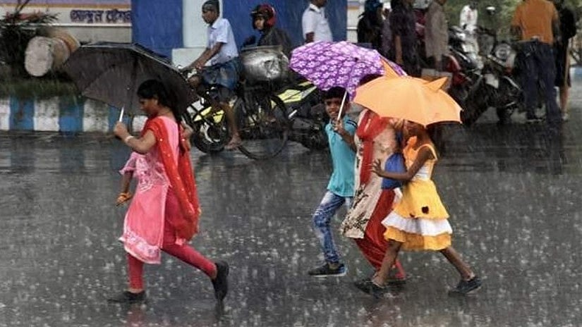 ശനിയാഴ്ച വരെ ഇടിമിന്നലോട് കൂടിയ ശക്തമായ മഴ; യെല്ലോ അലര്‍ട്ട് 